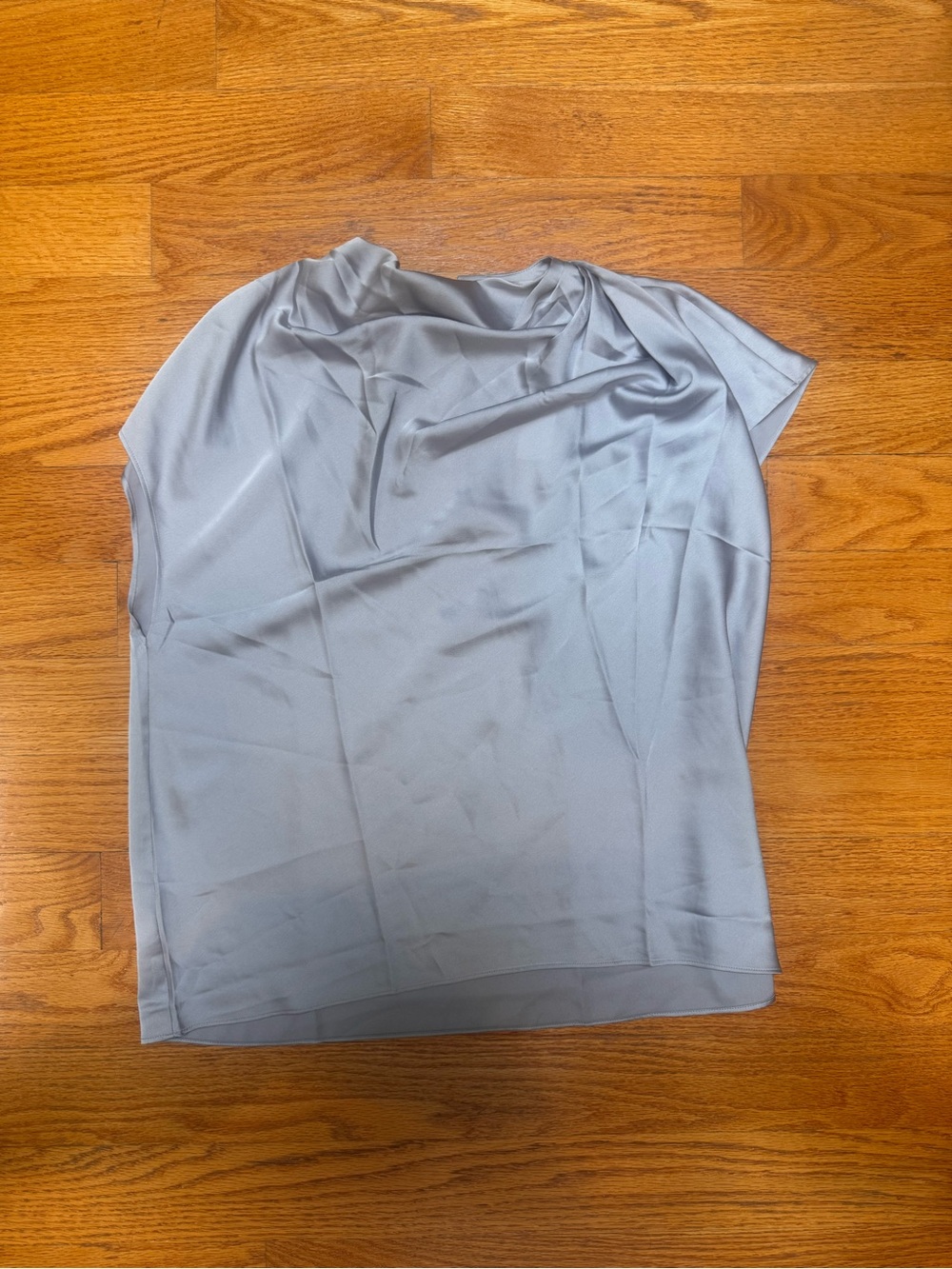 Ann Taylor Light Gray Satin Draped Women’s Top🎈